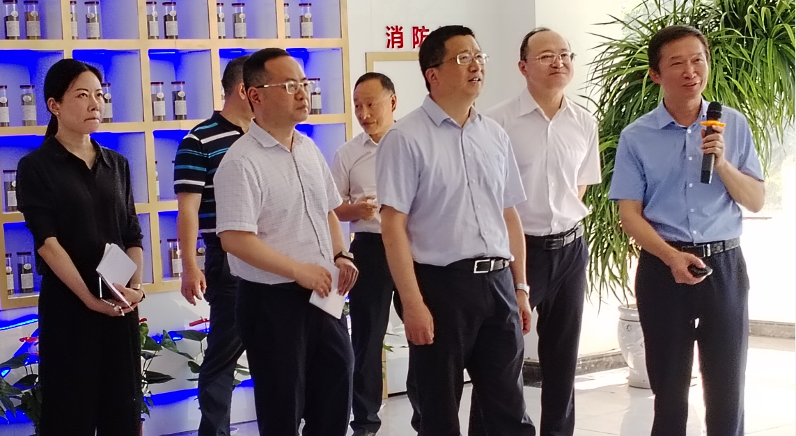 四川證監(jiān)局黨委書(shū)記、局長(zhǎng)唐理斌一行來(lái)公司調(diào)研